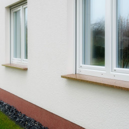 Jak zamontować parapet zewnętrzny i ile powinien wystawać? 