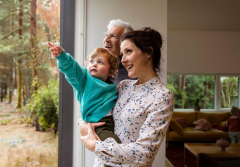 Bezpieczne okna do domu. Jak wybrać stolarkę, która realnie utrudnia włamanie?