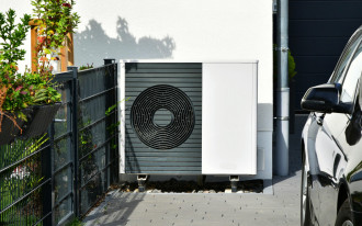 Pompa ciepła powietrzna czy gruntowa - co bardziej się opłaca? Koszty, korzyści i rachunki zimą