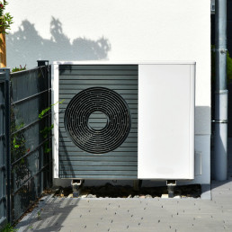 Pompa ciepła powietrzna czy gruntowa - co bardziej się opłaca? Koszty, korzyści i rachunki zimą