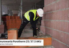 Jak murować Porotherm 25/37,5 AKU? FIlmowa instrukcja