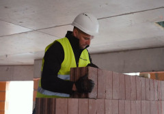 Jak murować Porotherm Sono+ 18? Ściana akustyczna warstwa po warstwie