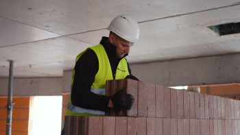 Jak murować Porotherm Sono+ 18? Ściana akustyczna warstwa po warstwie