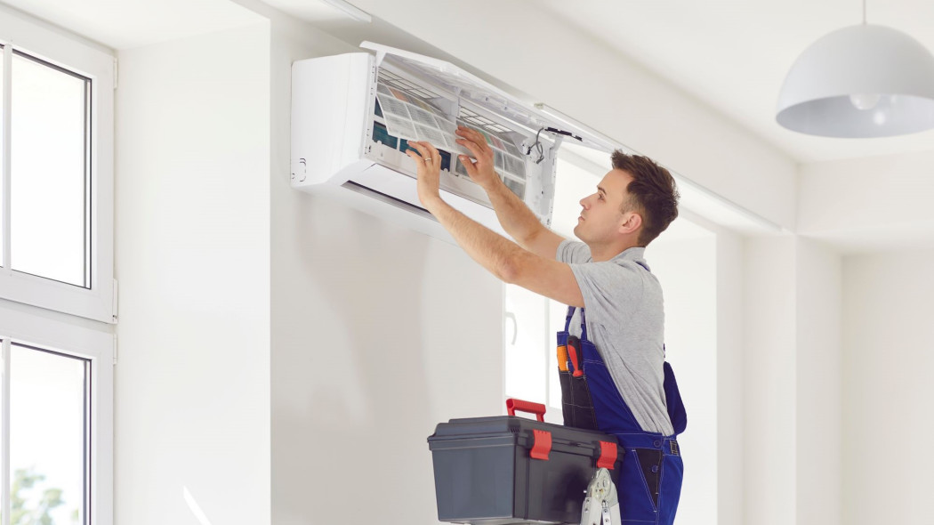 W takich domach klimatyzacja jest niezbędna. Jaki klimatyzator wybrać i jakiej mocy, żeby płacić mniej za prąd