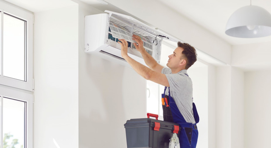 W takich domach klimatyzacja jest niezbędna. Jaki klimatyzator wybrać i jakiej mocy, żeby płacić mniej za prąd