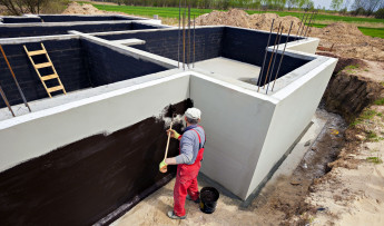 JARLEP GM – szybkoschnący grunt asfaltowo-kauczukowy do dachów, fundamentów i metalu