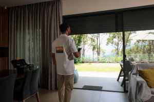 Jak inteligentne osłony okienne wpływają na bilans energetyczny budynku?