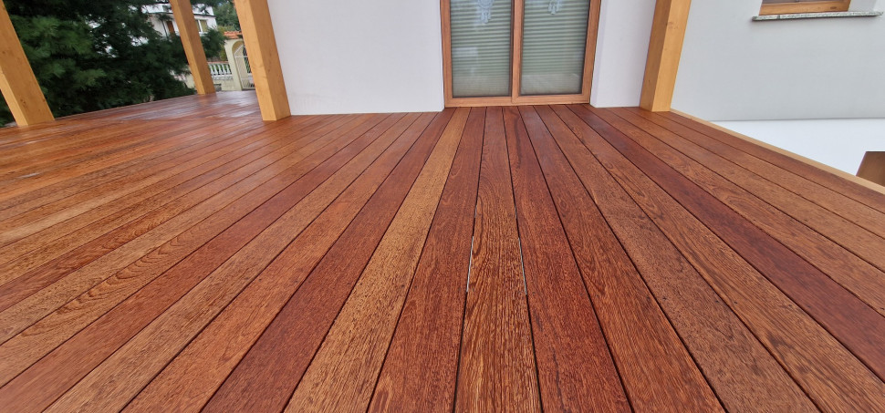 Taras pokryty deską Angelim amargoso (fot. JAF)