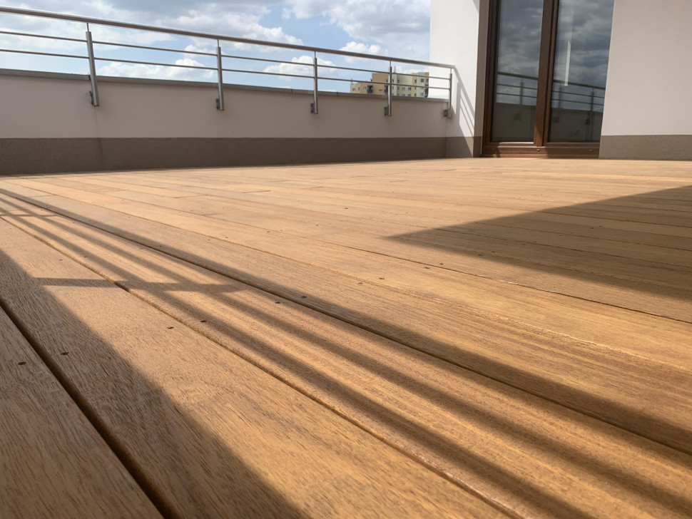 Taras pokryty deską Angelim amargoso (fot. JAF)