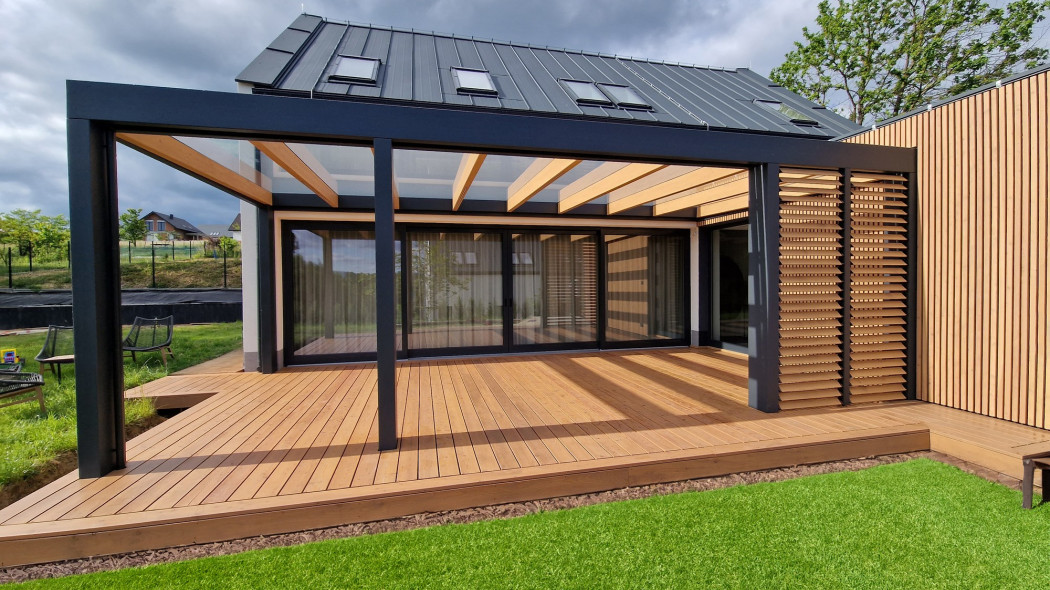 Mała architektura ogrodowa - jak dobrać drewno i uniknąć błędów wykonawczych