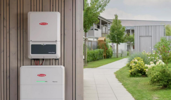 Minimalizm totalny w łazience: Poznaj sekret ukrytego odpływu Wiper Invisible