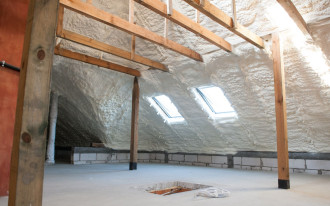 Ocieplenie poddasza pianą PUR - fakty, mity i ceny