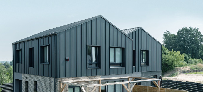 Kiedy panel na rąbek to naprawdę dobry wybór?