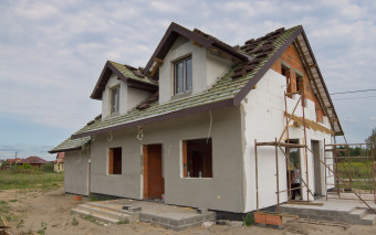 Ocieplenie domu 2026: styropian, wełna czy pianka?