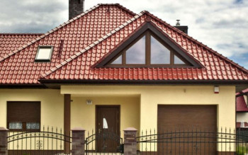 Akcesoria dachowe – rodzaje, zastosowanie i montaż