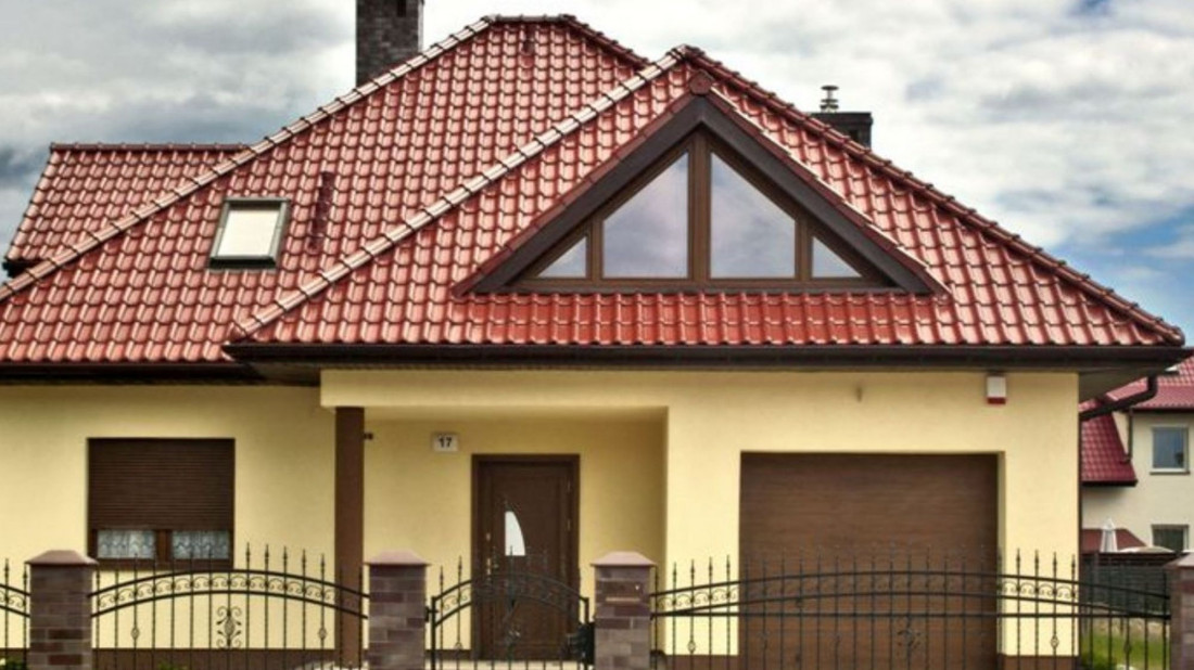 Akcesoria dachowe – rodzaje, zastosowanie i montaż