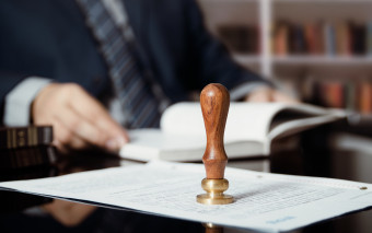 Polacy nie spisują testamentów. Nawet testament odręczny pomoże uniknąć sporu o majątek