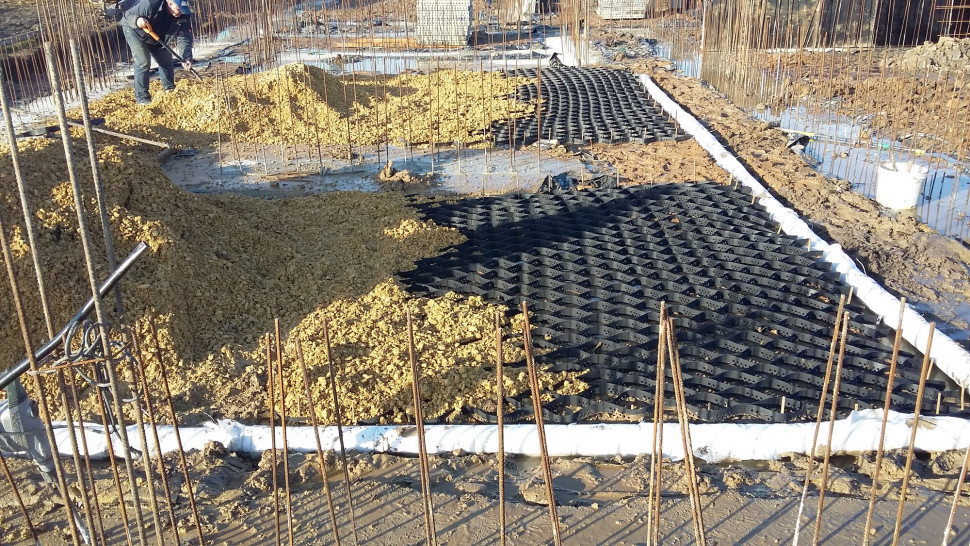 Układanie geokraty i podbudowy pod wymiennik