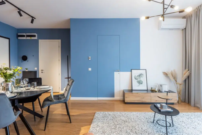 Niewidoczne przejście do strefy komfortu: Projekt z drzwiami ukrytymi ECLISSE