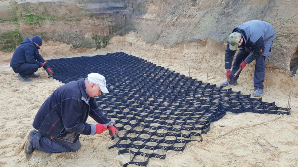 Układanie geokraty i podbudowy pod wymiennik