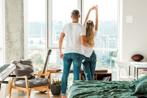 Ile nawiewników zamontować? W trzypokojowym mieszkaniu może być ich aż 6!