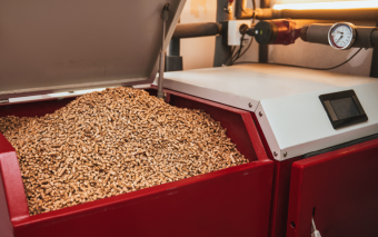 Dlaczego kocioł na pellet spala za dużo paliwa? Najczęstsze przyczyny i sposoby na mniejsze zużycie