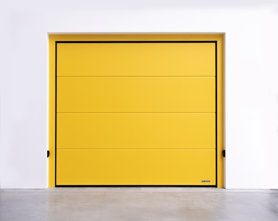 Zastosowanie maskownic pozwala uzyskać estetyczne wykończenie otworu garażowego bez dodatkowych prac remontowych.