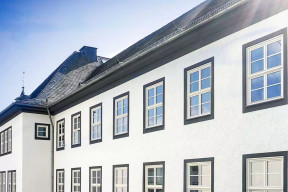 Czy warto wymienić szyby na 3-szybowe? Ciepło i ciszę można odzyskać bez wymiany całych okien