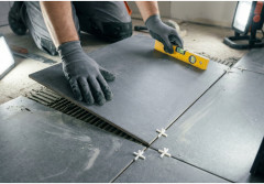 Czy układanie płytek jest trudne? Najczęściej przegrywa się z pośpiechem