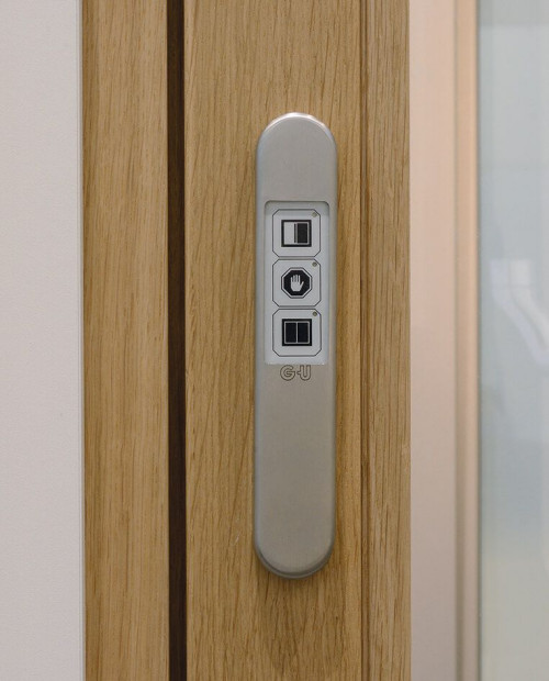 Drzwi HS z panelem sterowania, fot. G-U Polska