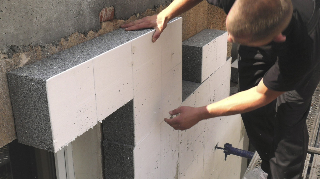 Eksperci swisspor radzą: Jak mądrze wybrać styropian do termomodernizacji domu?