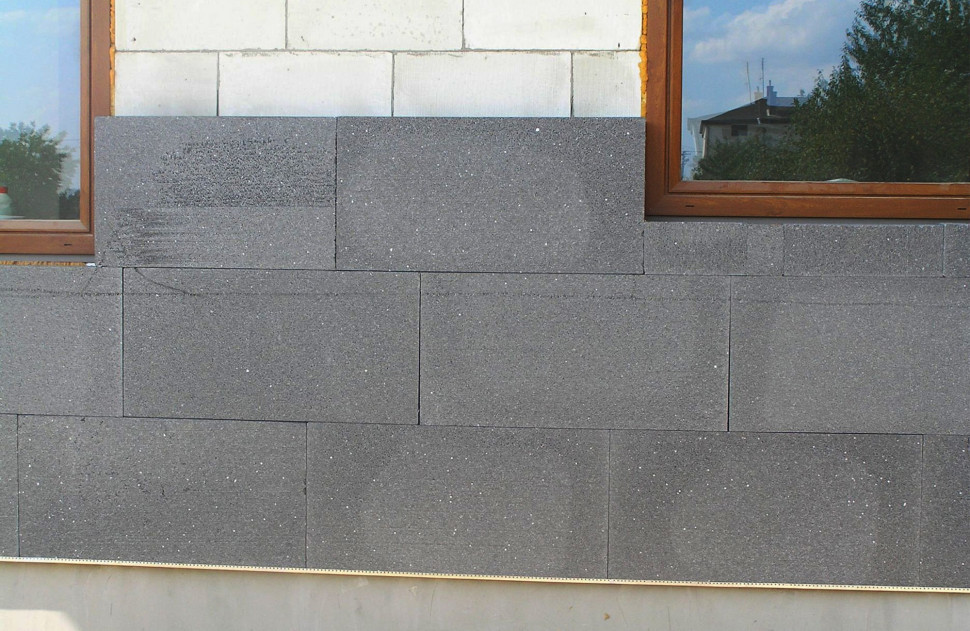 Styropian grafitowy to obecnie jeden z najchętniej wybieranych materiałów do ociepleń