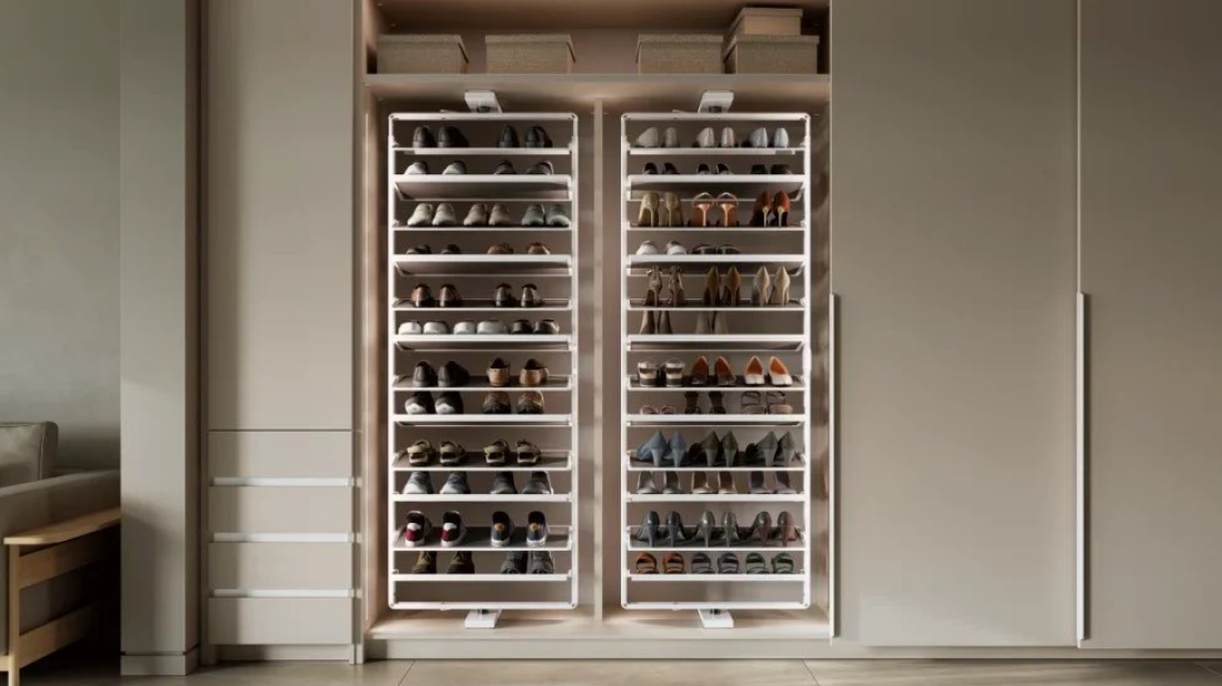 Sekret idealnej garderoby? To, co kryje się za drzwiami, zmieni twoje poranki na zawsze!