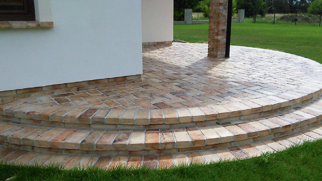 Nowa odsłona klasyki - płytki cementowe na taras