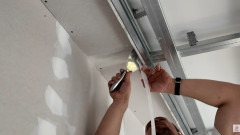 Jak zrobić sufit podwieszany z wnęką na LED i zabudową karnisza?