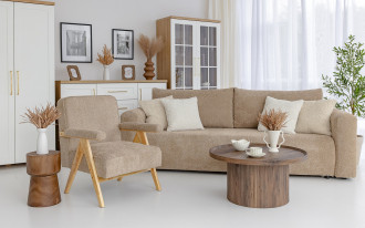 Jak ocieplić jasny salon, aby wyglądał lekko i stylowo?