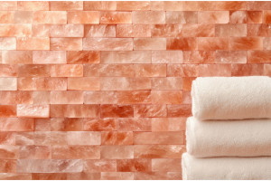 Ściana solna w domu - modny detal czy realny komfort?