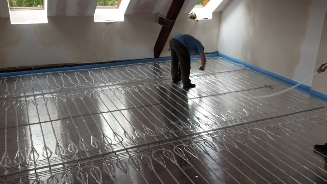 Instalacja ogrzewania podłogowego przy budowie lub modernizacji: rozwiązanie dla każdego projektu