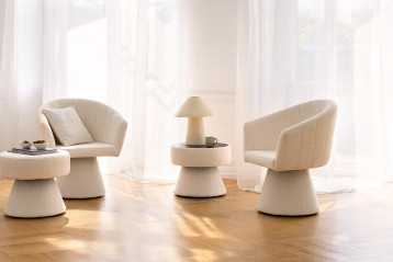 Fotel i pufa Essenza – wielofunkcyjna strefa relaksu 