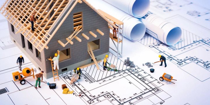 Co powinien zawierać kosztorys dekarski? Jak uniknąć dopłat przy budowie i remoncie dachu