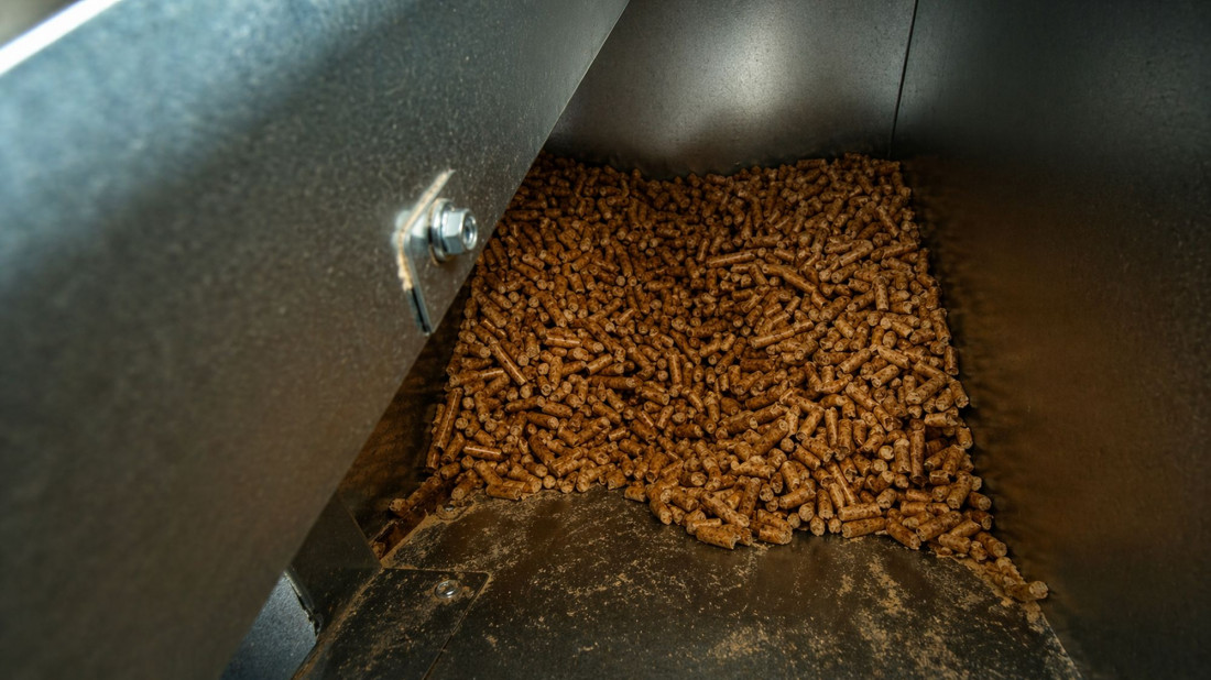 Podajnik kotła zapchany pelletem - najczęstsze przyczyny i skuteczne rozwiązania