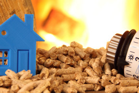 Ile kosztują pellet, węgiel i drewno w kwietniu 2026? Czy to dobry moment na zapasy?