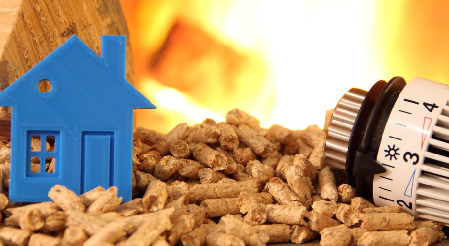 Ile kosztują pellet, węgiel i drewno w kwietniu 2026? Czy to dobry moment na zapasy?