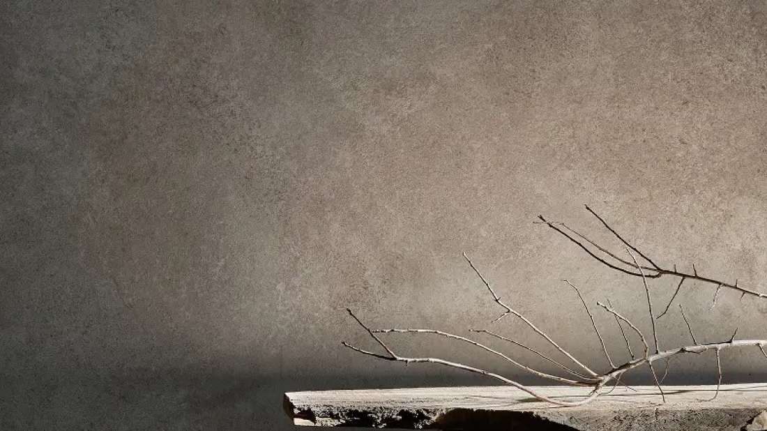 Ściany mineralne to rewolucja w remontach. Dlaczego warto wybrać panele SPC zamiast tradycyjnych płytek?