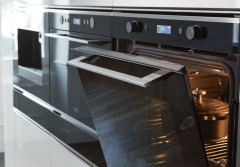 Pieczesz trzy dania naraz i zapominasz o szorowaniu. Oto jak nowoczesne piekarniki zmieniają zasady gry w kuchni