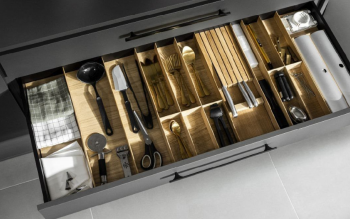 Organizery do szuflad kuchennych - ranking 10 rozwiązań, które pomagają uporządkować kuchnię