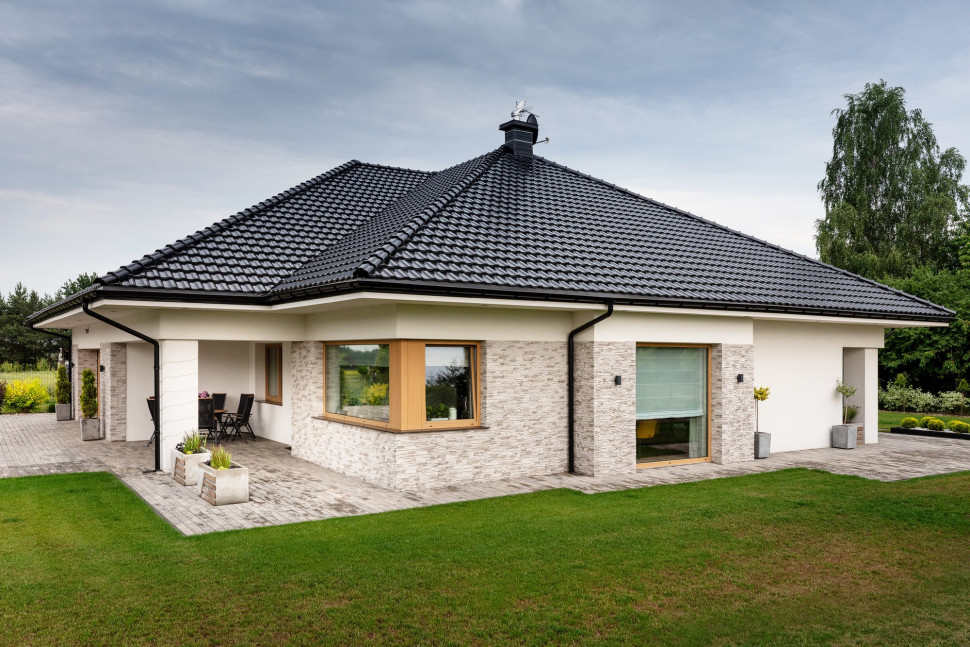 Dachówka ceramiczna Braas Topas 13V, kolor czarny błyszczący