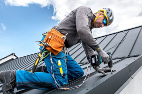 Dekarz, cieśla, architekt - kto za co odpowiada przy budowie dachu?