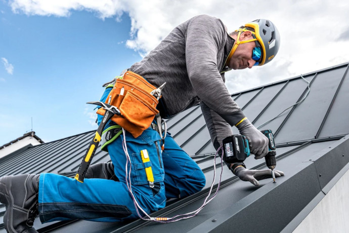 Dekarz, cieśla, architekt - kto za co odpowiada przy budowie dachu?