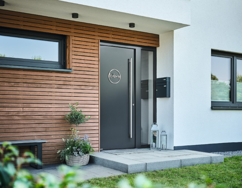 Oferowane w Promocji Roku drzwi zewnętrzne łatwo dopasować do indywidualnych potrzeb i architektury budynku